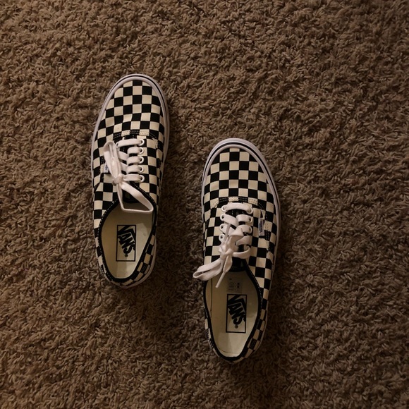 checkerboard lace up vans - Picture 2 of 4